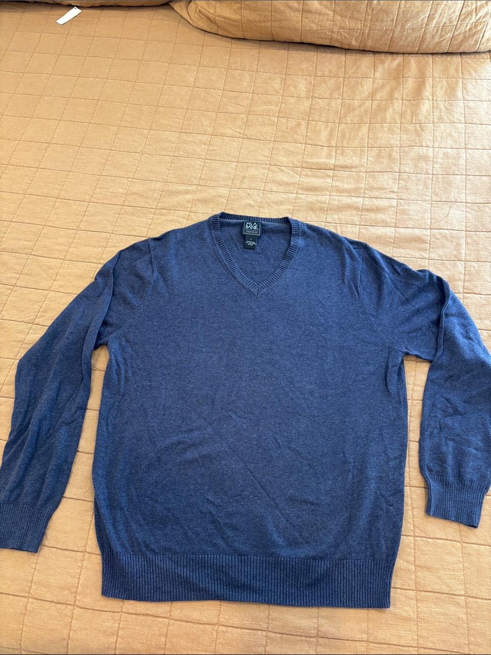 Jos. A. Bank Men’s V-Neck Sweater in Navy Blue